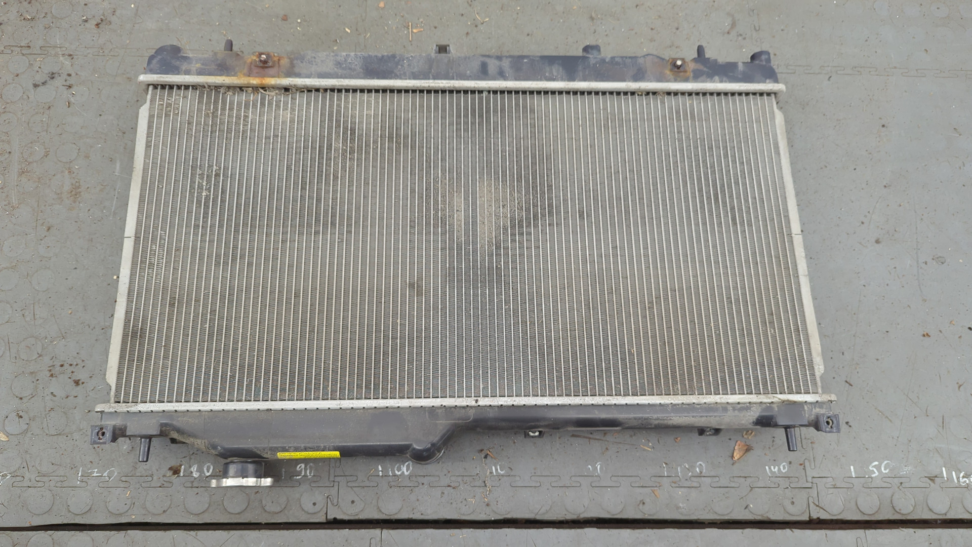 Радиатор охлаждения двигателя основной