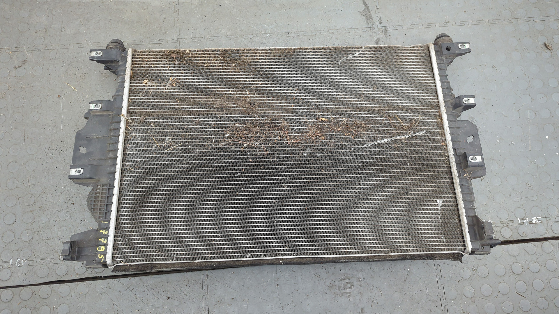 Радиатор охлаждения двигателя основной