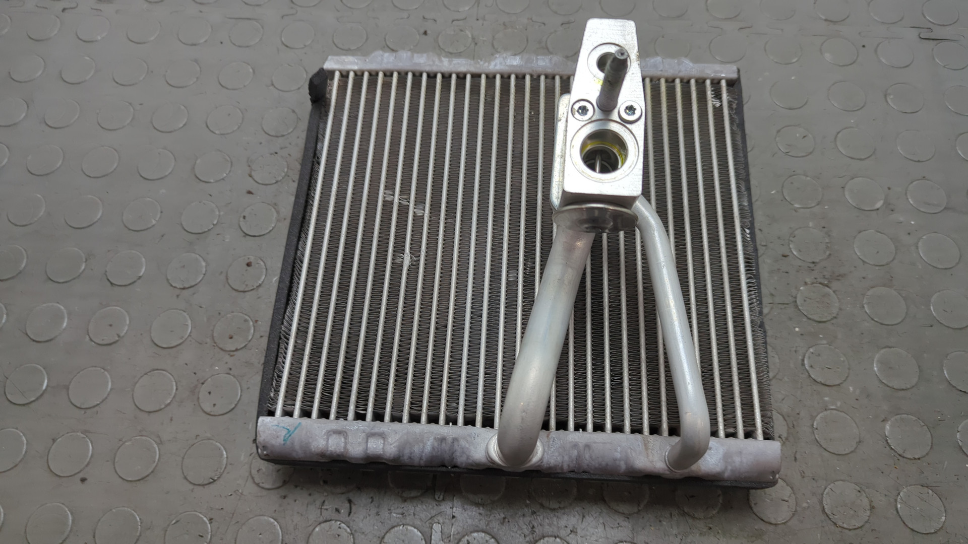 Радиатор кондиционера / конденсер