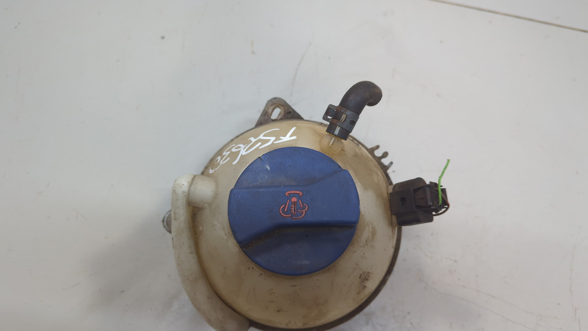 Бачок расширительный