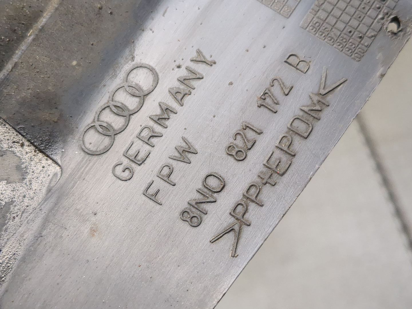 Локер передний правый