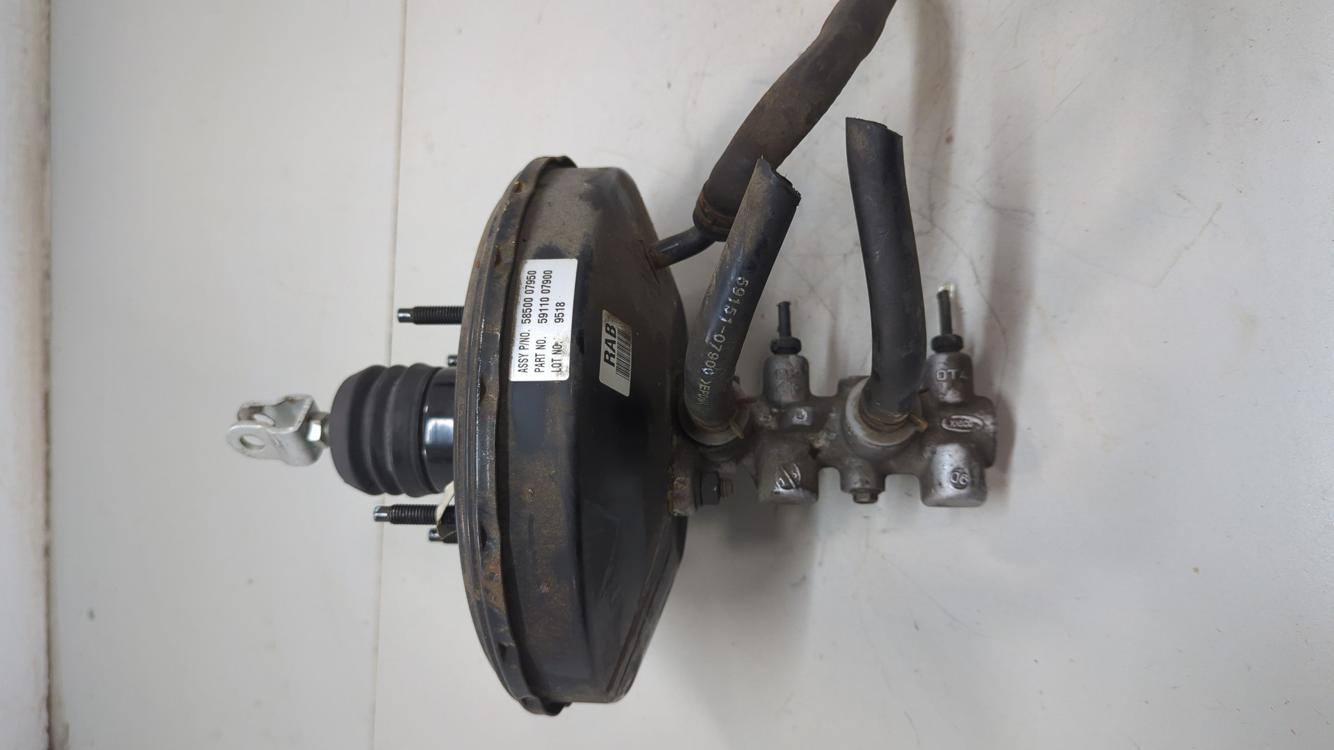 Цилиндр тормозной главный