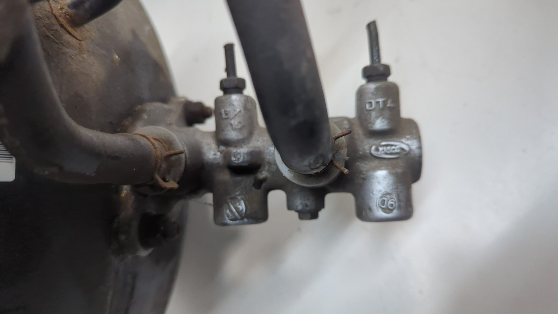 Цилиндр тормозной главный