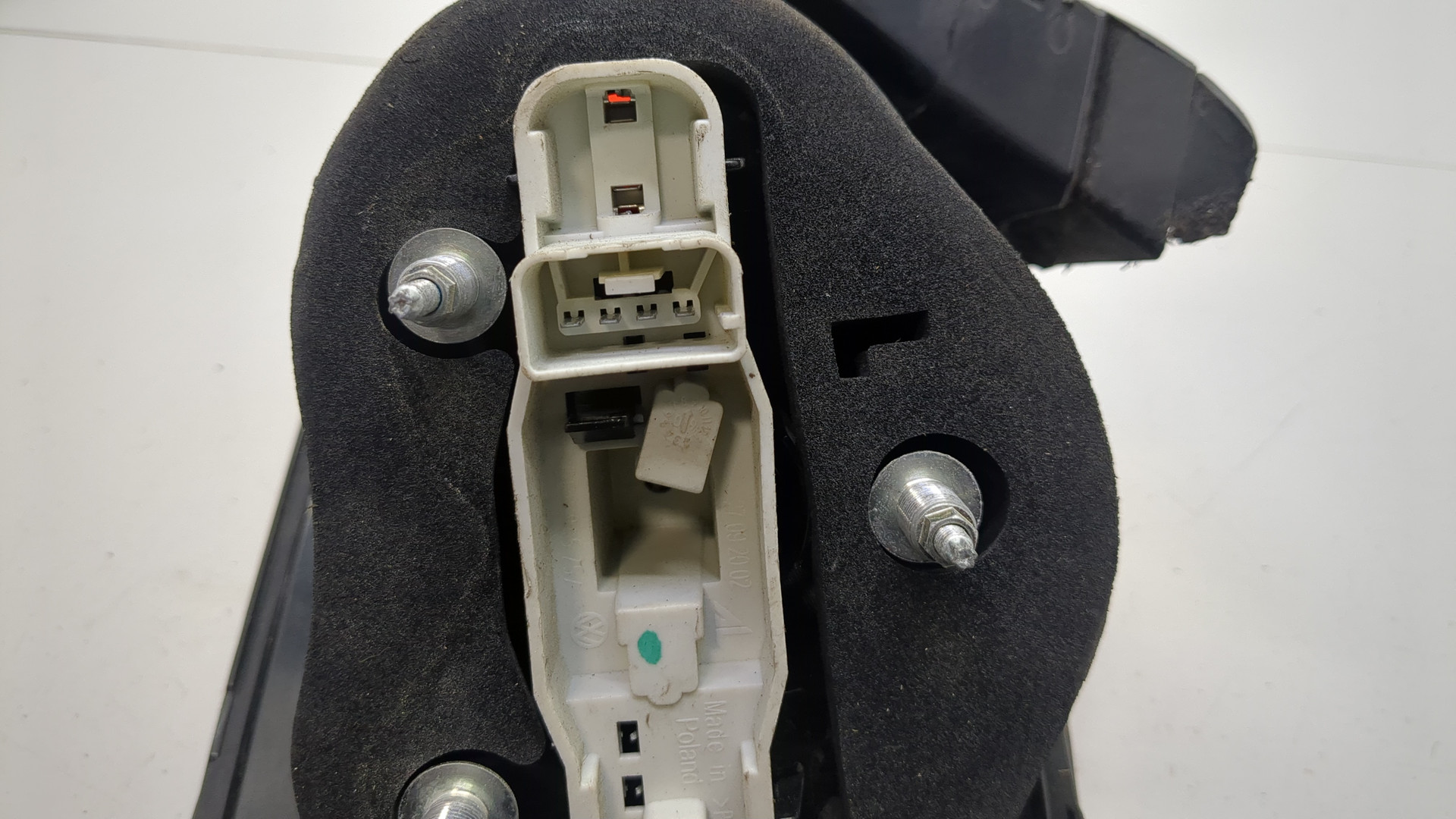 Фонарь задний левый