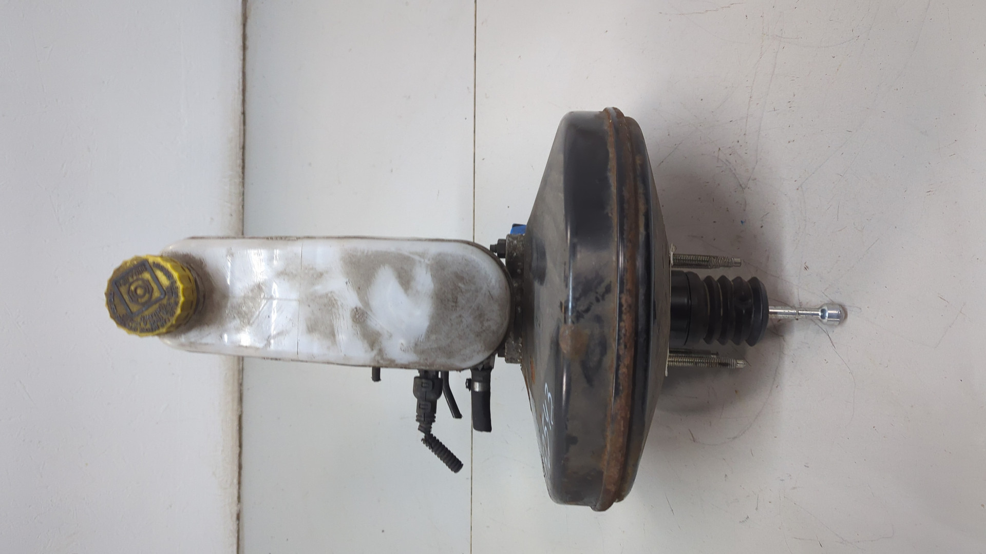 Цилиндр тормозной главный