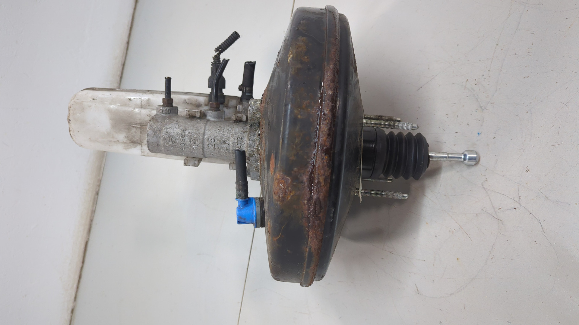 Цилиндр тормозной главный