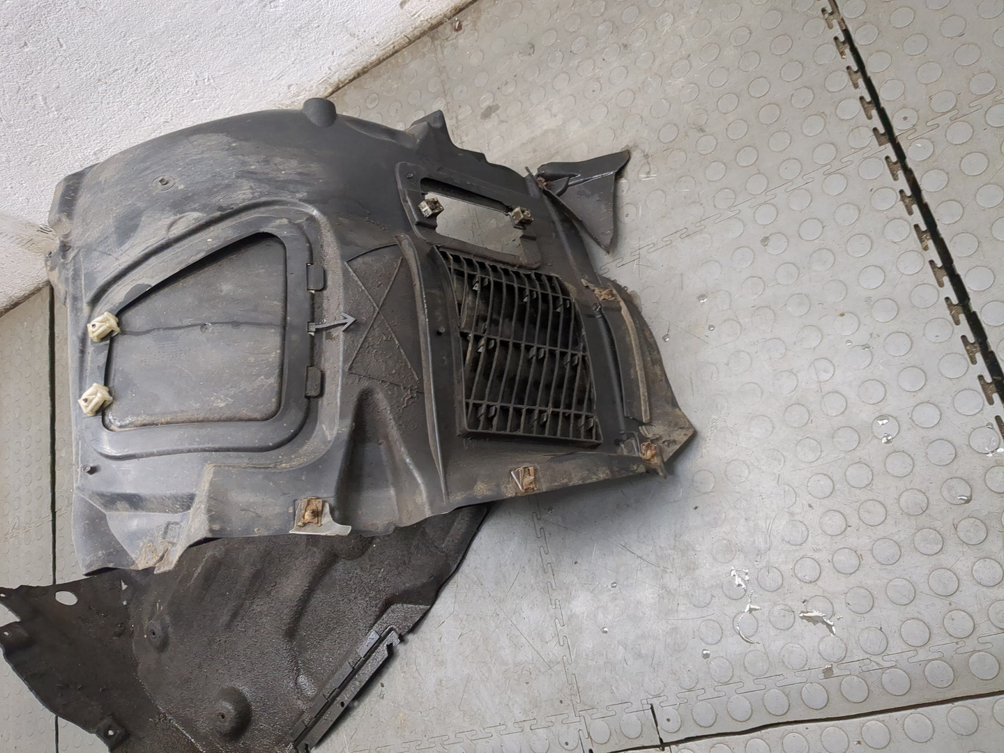 Локер передний правый