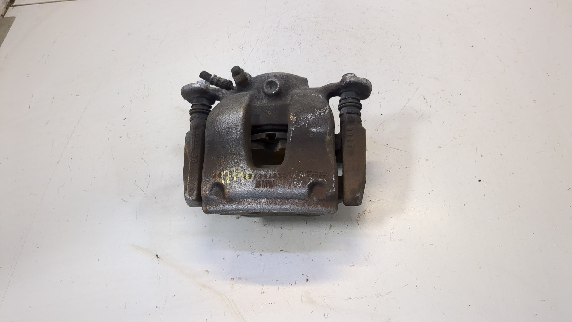 Суппорт передний правый