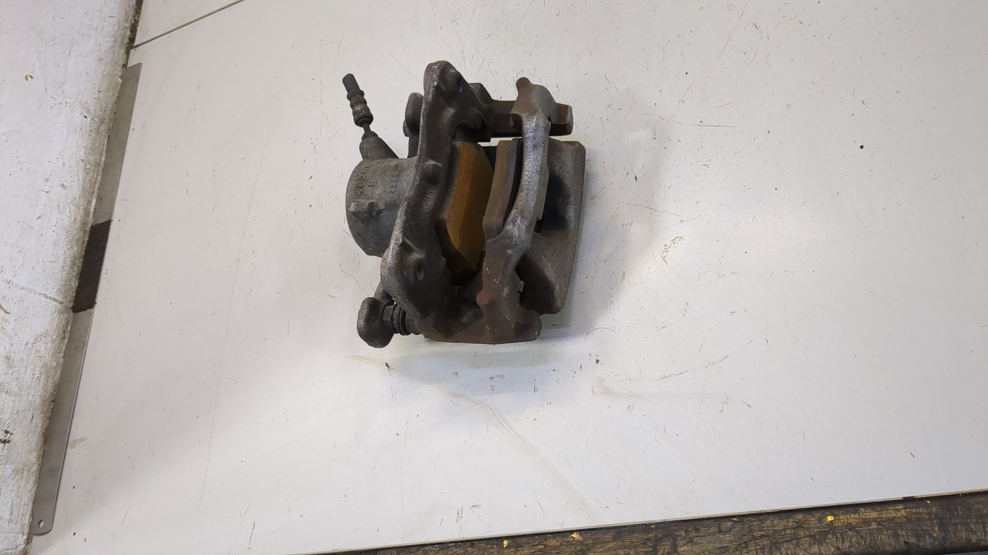 Суппорт передний правый