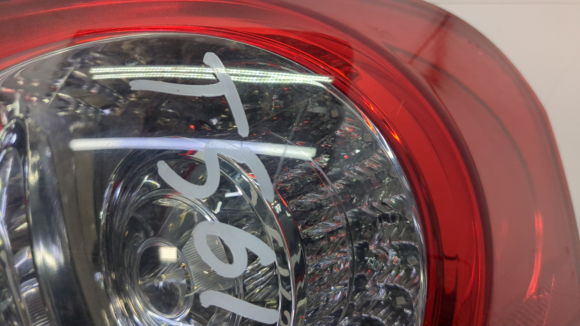 Фонарь задний правый