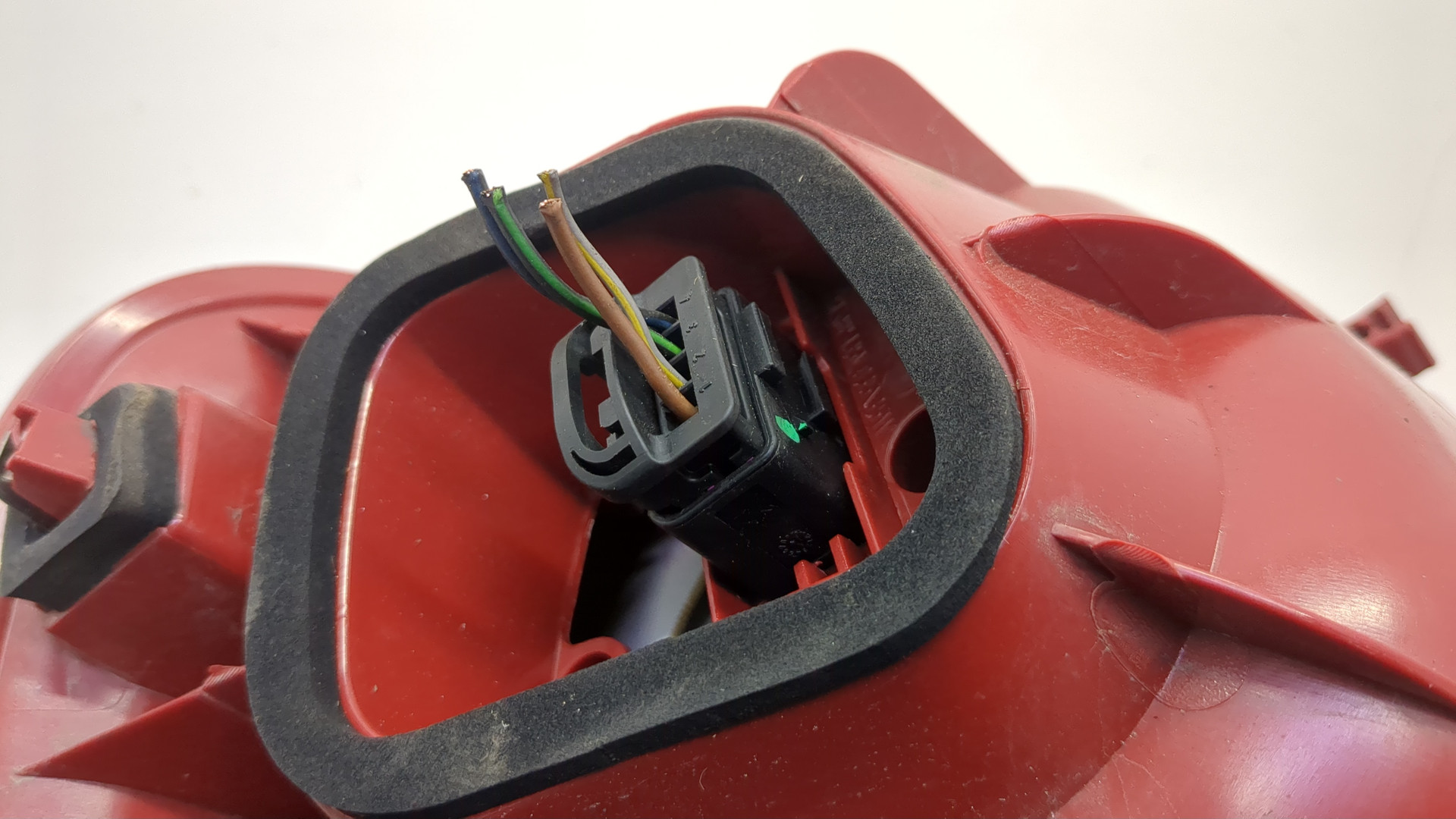 Фонарь задний правый