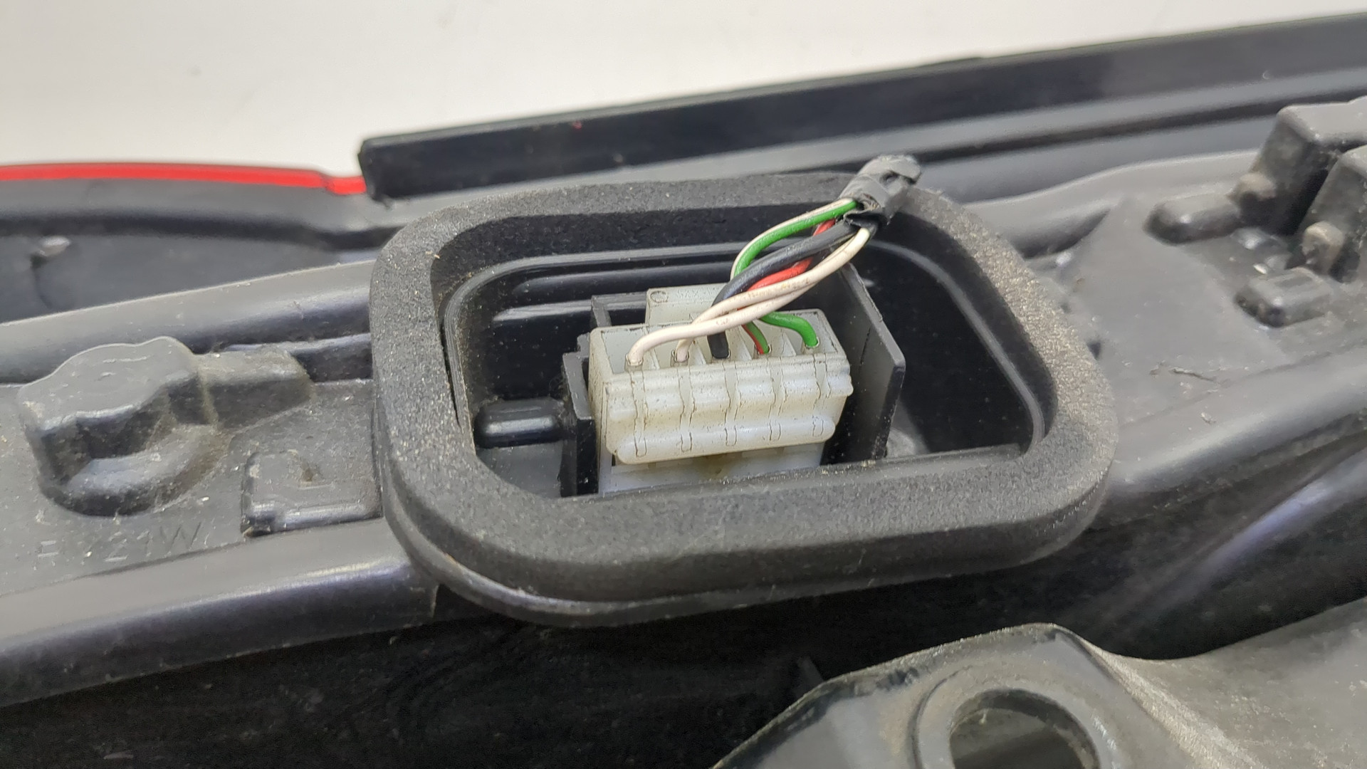 Фонарь задний правый