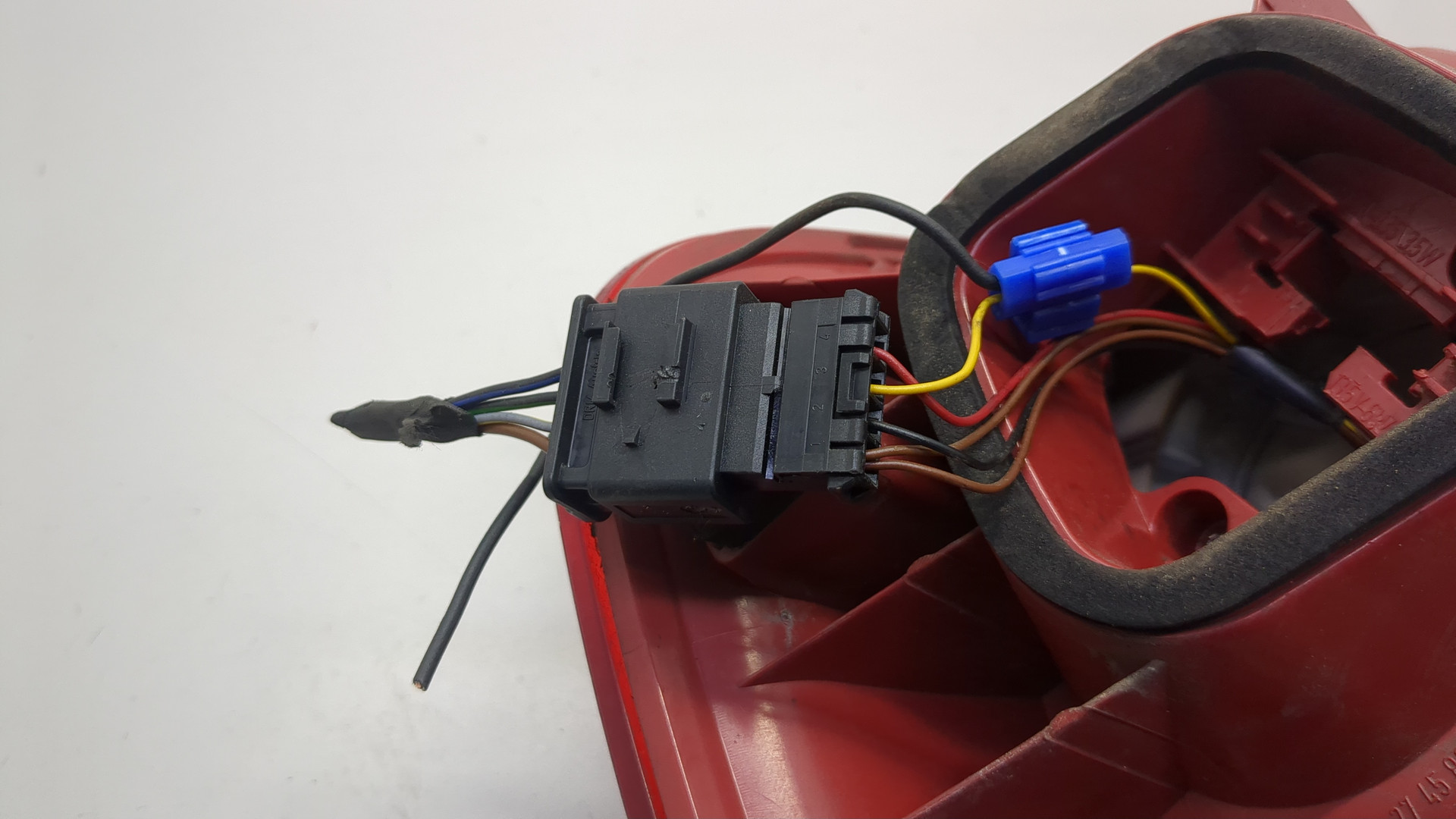 Фонарь задний правый