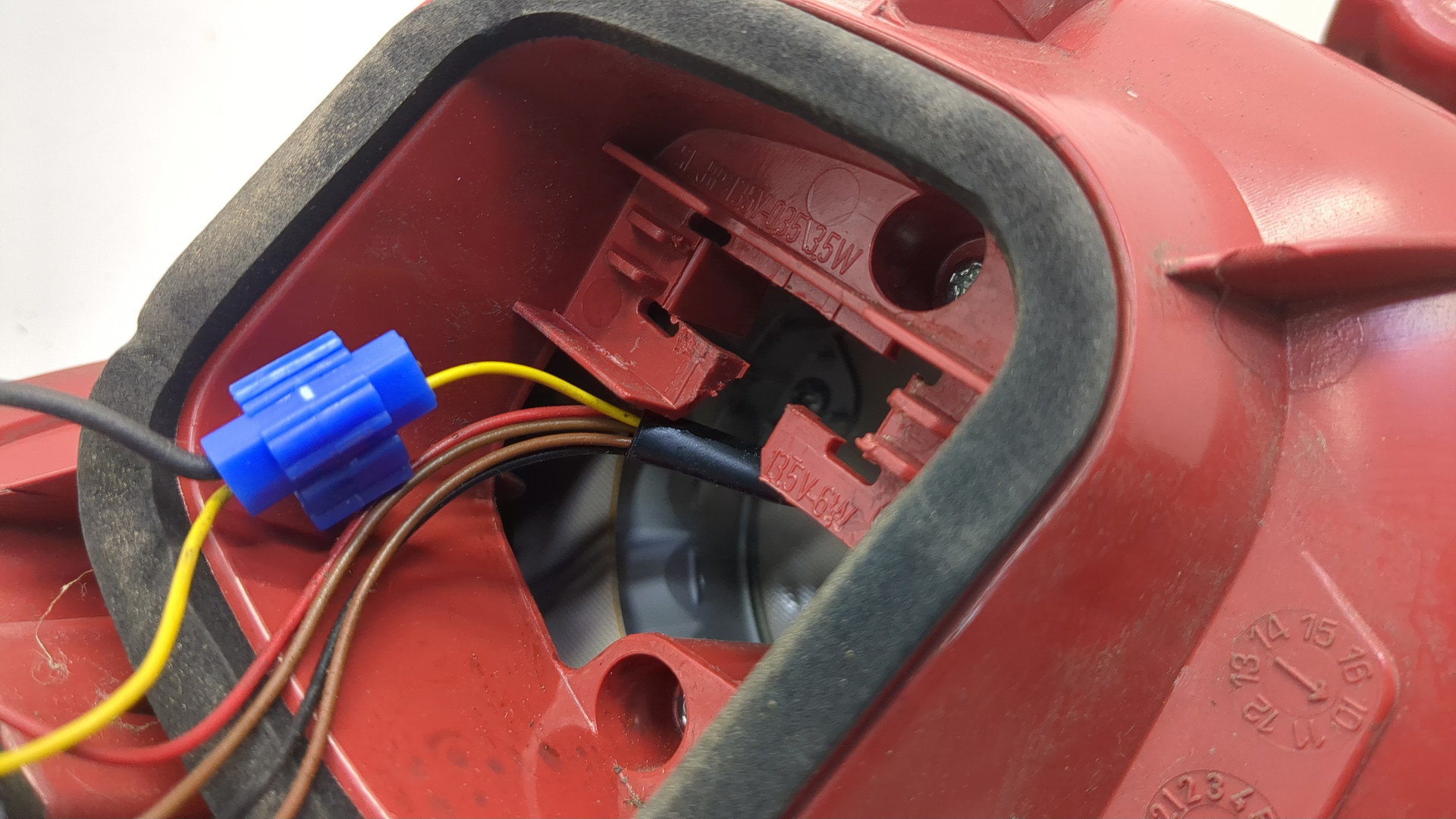 Фонарь задний правый