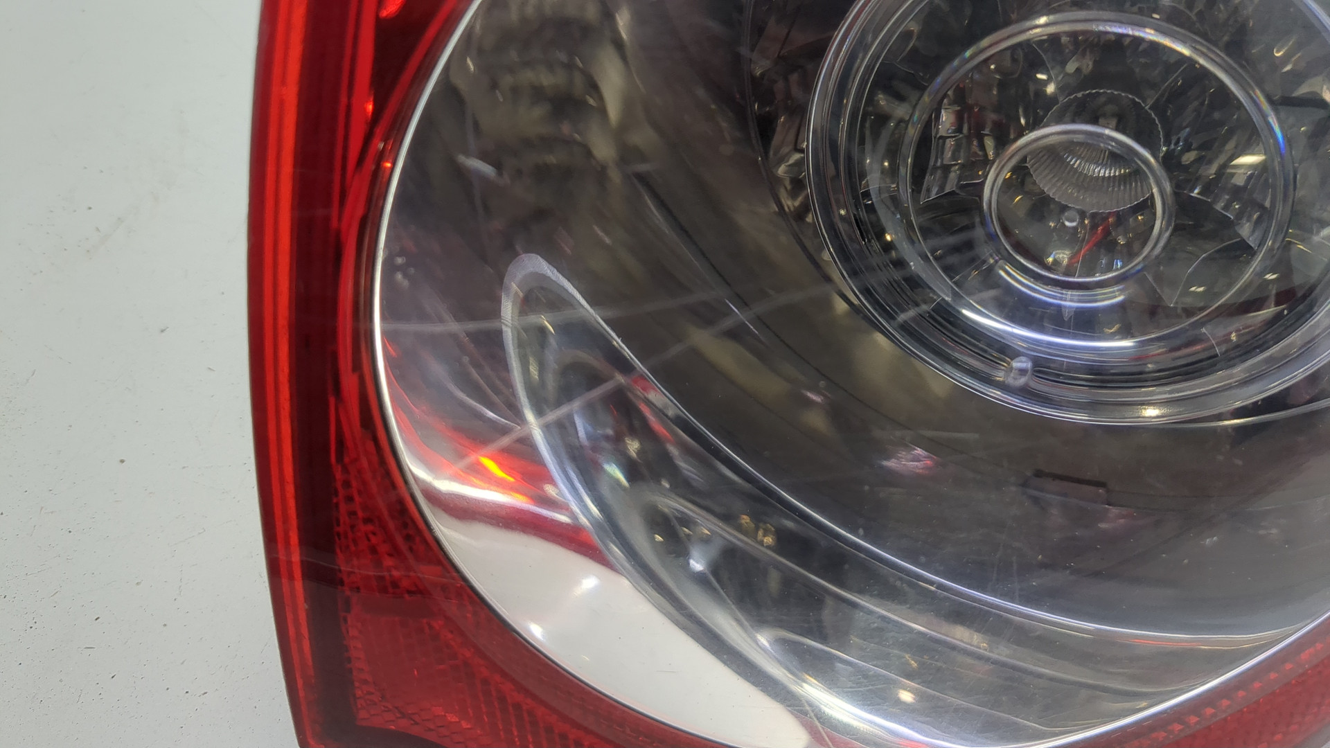 Фонарь задний правый