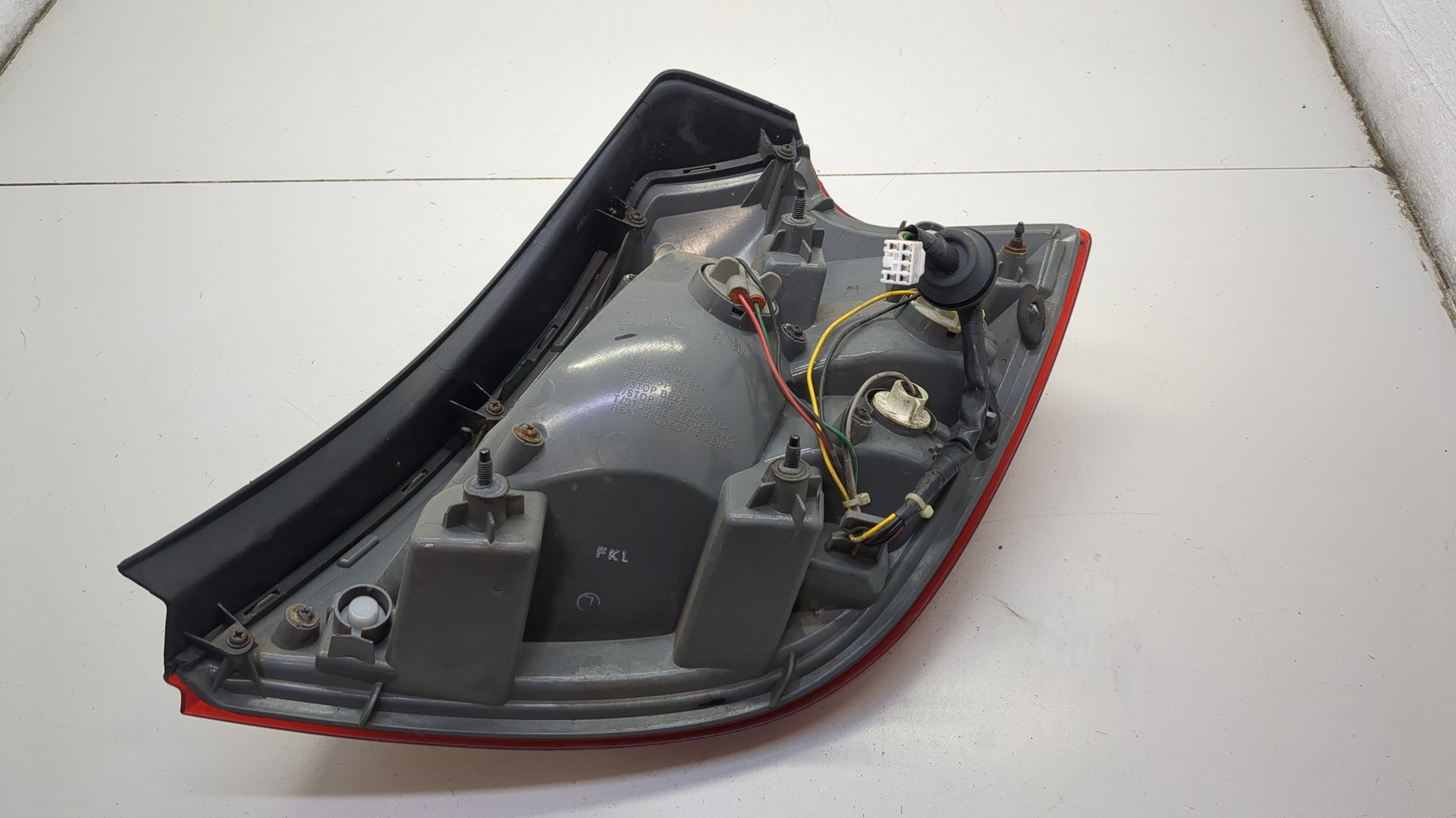 Фонарь задний правый