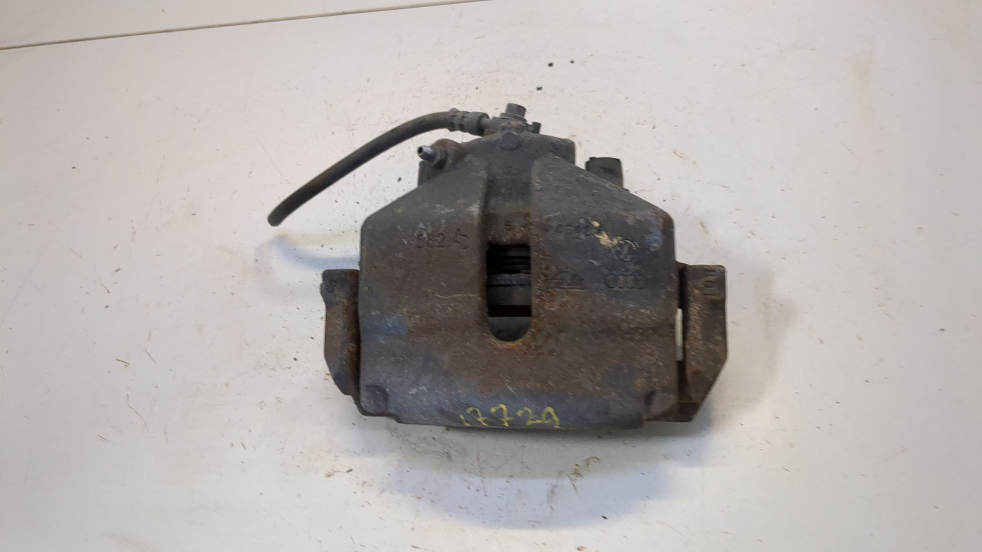 Суппорт передний правый