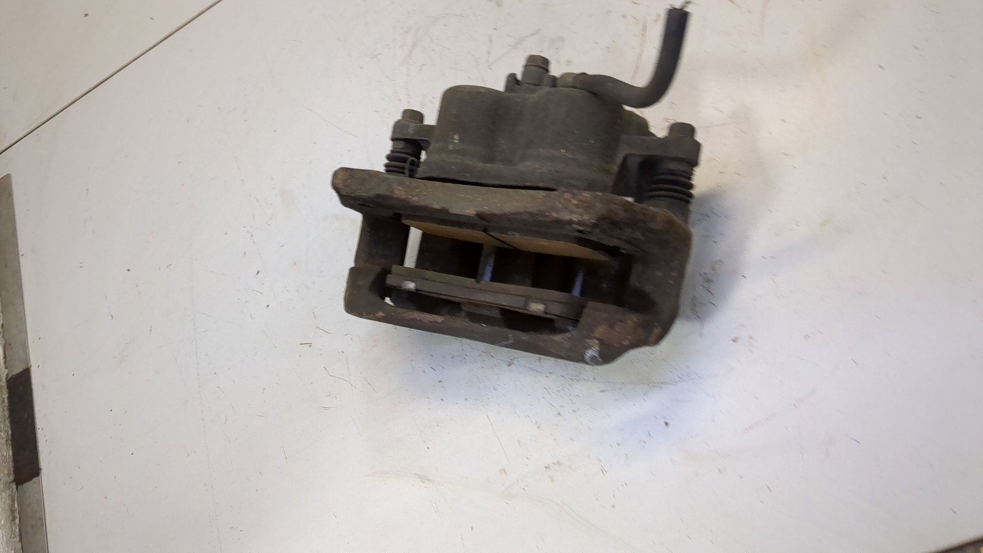 Суппорт передний правый