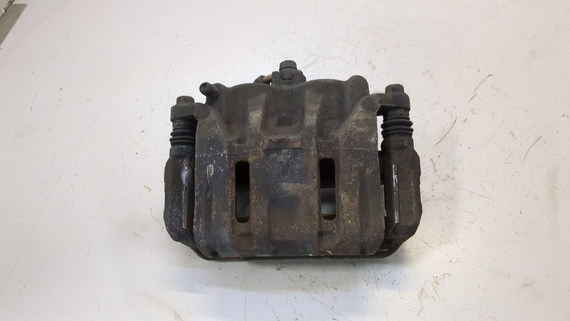 Суппорт передний правый