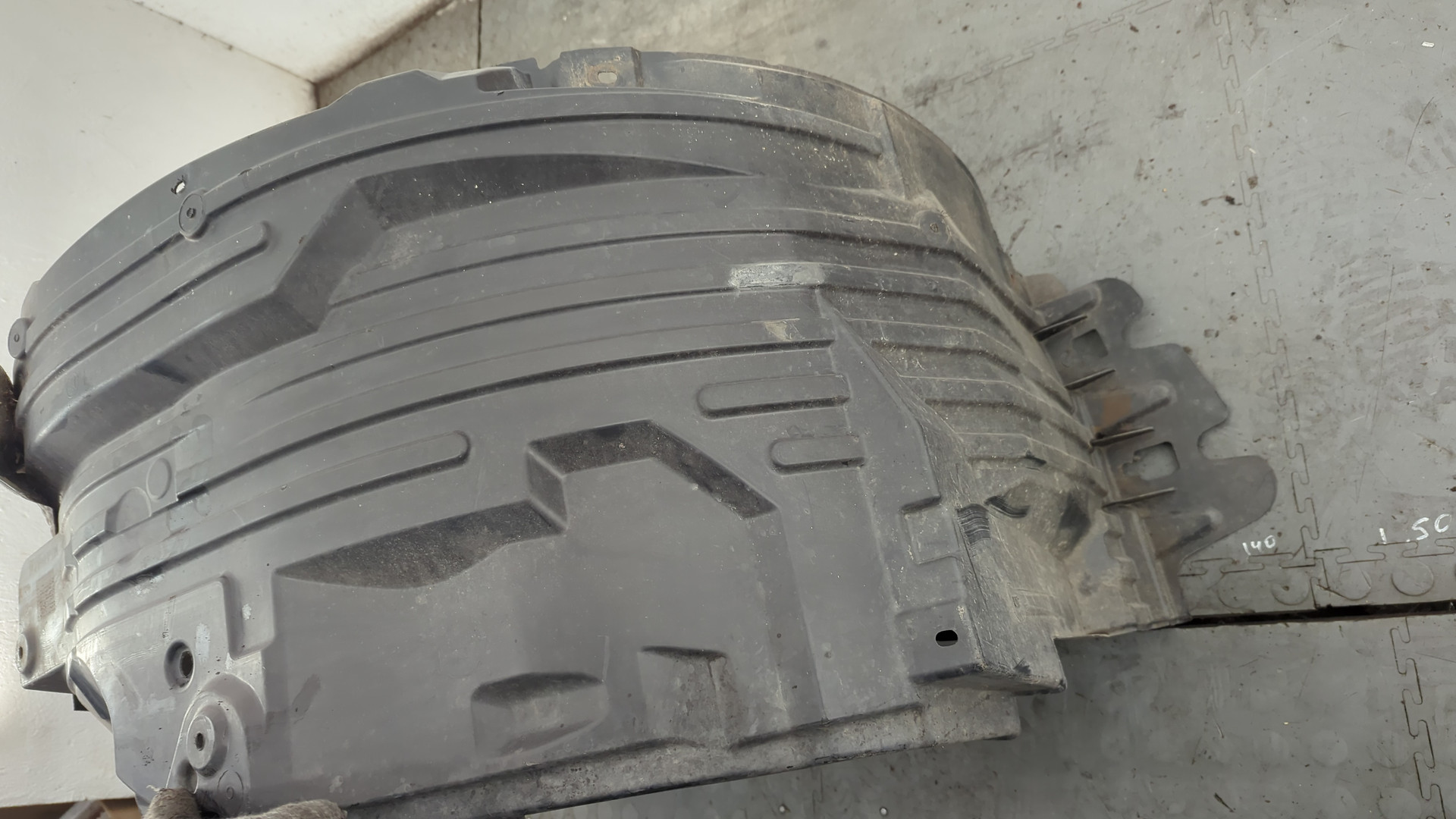 Локер передний левый