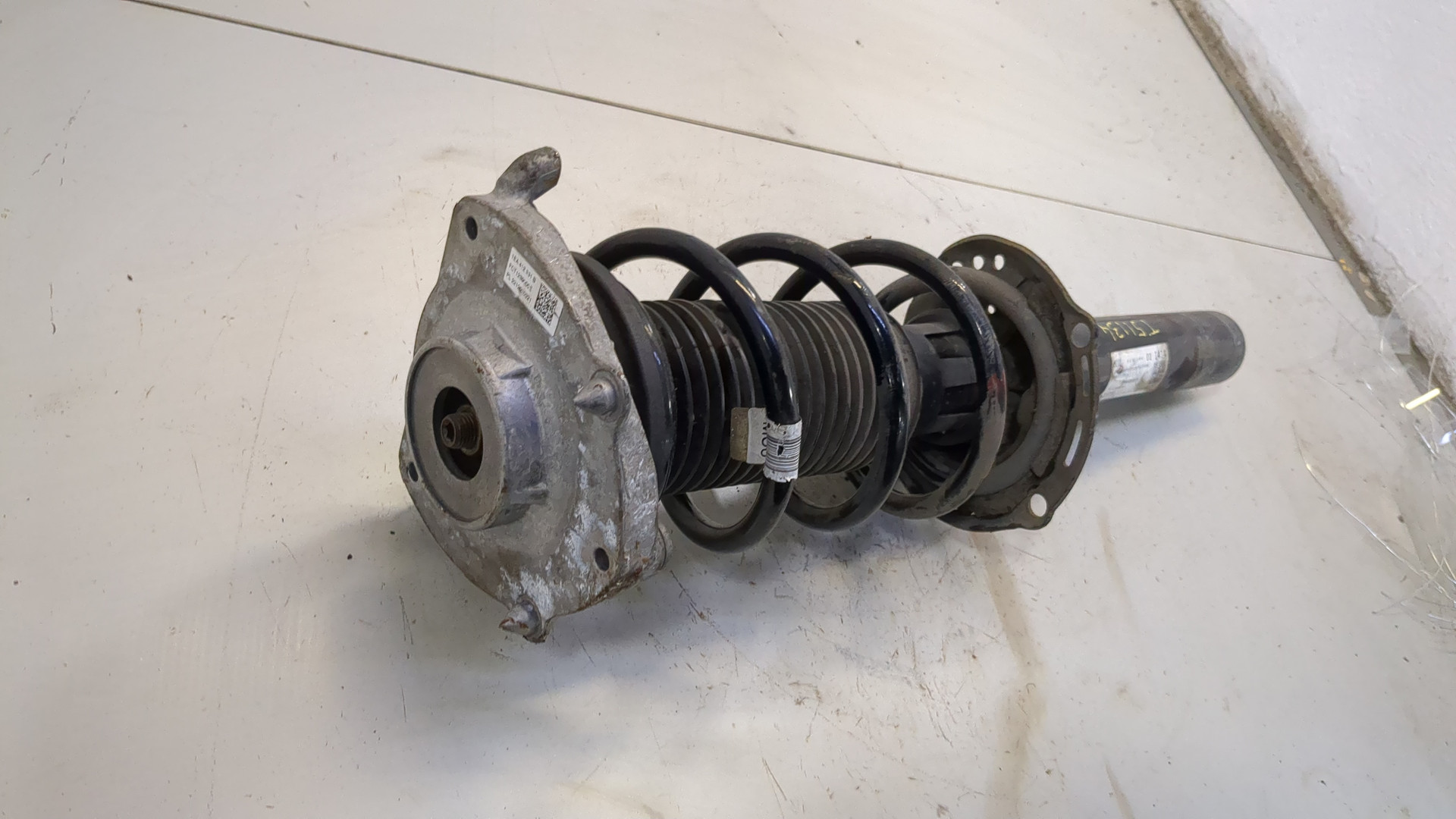 Амортизатор передний