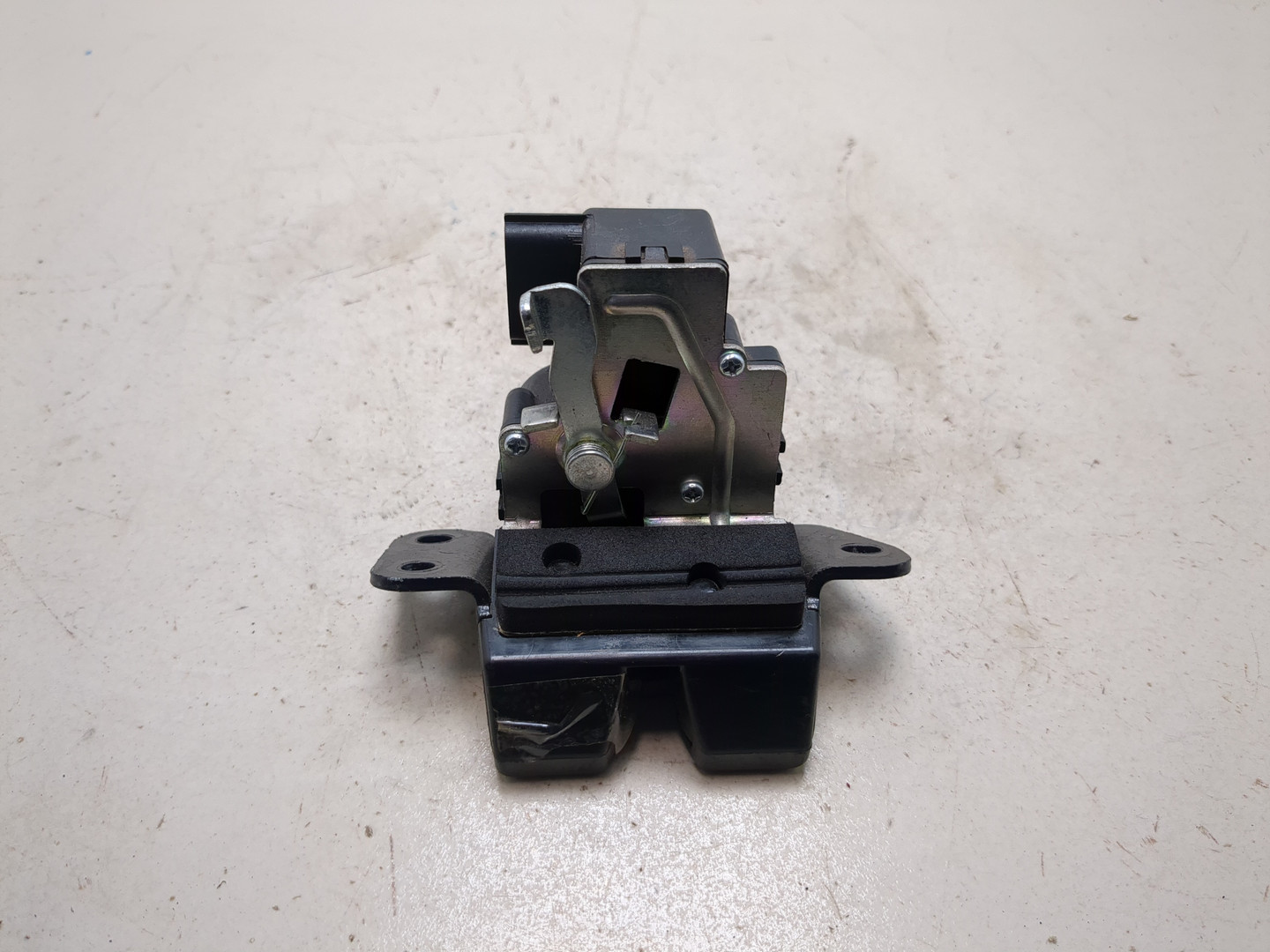 Замок багажника