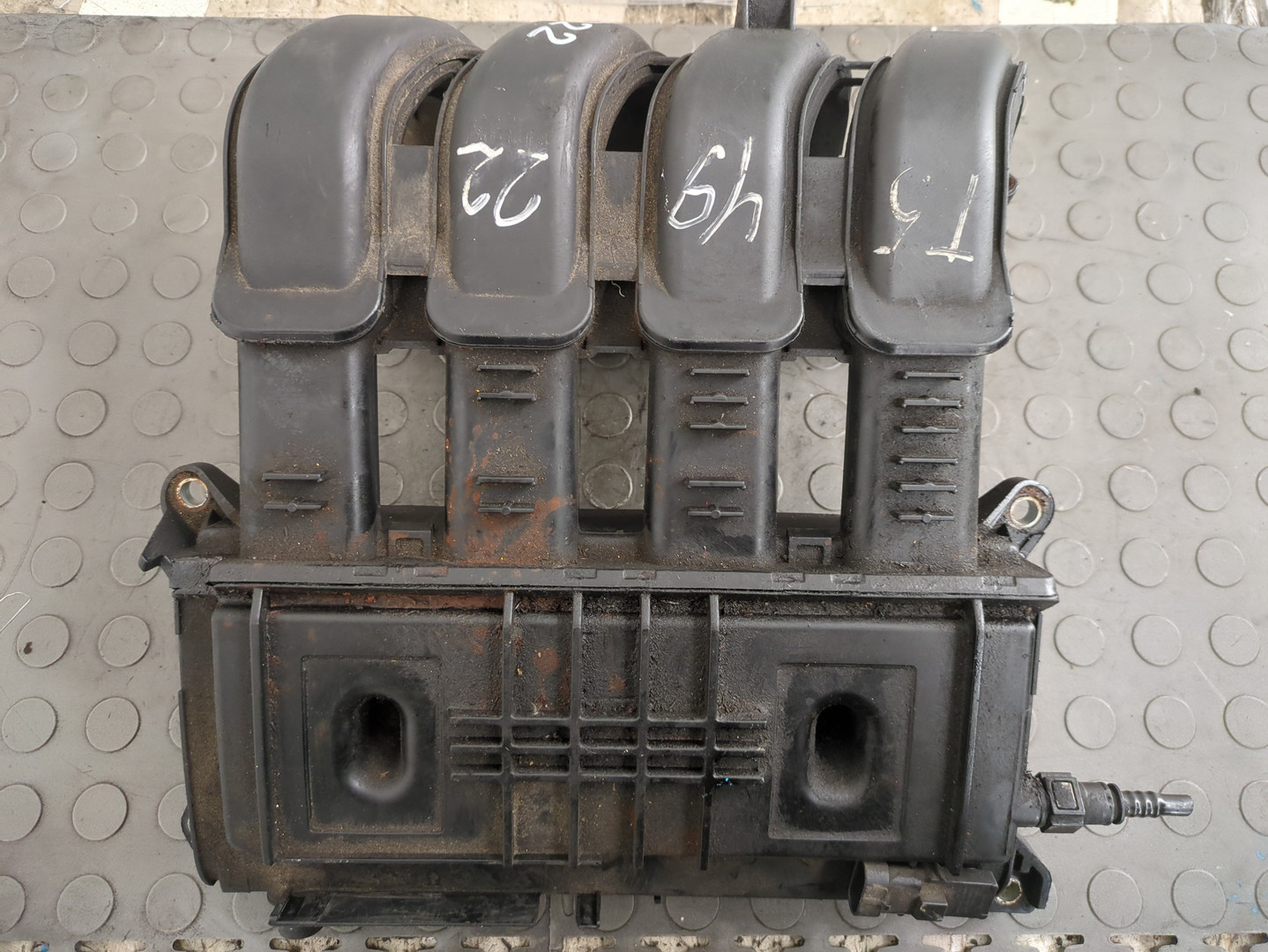 Коллектор впускной