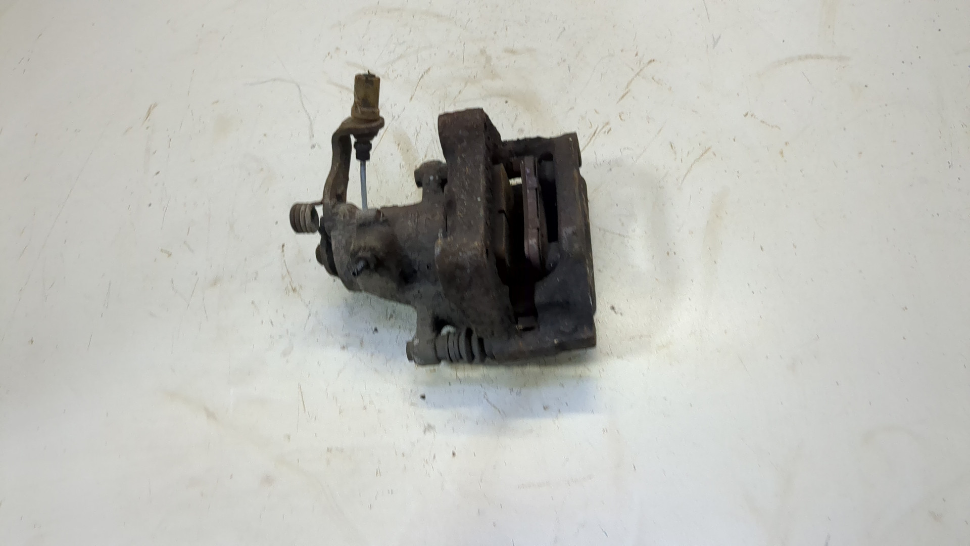 Суппорт задний правый