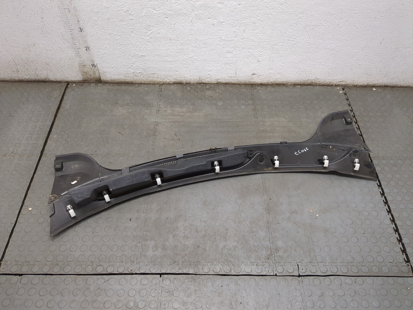 Решетка стеклоочистителей (Жабо)