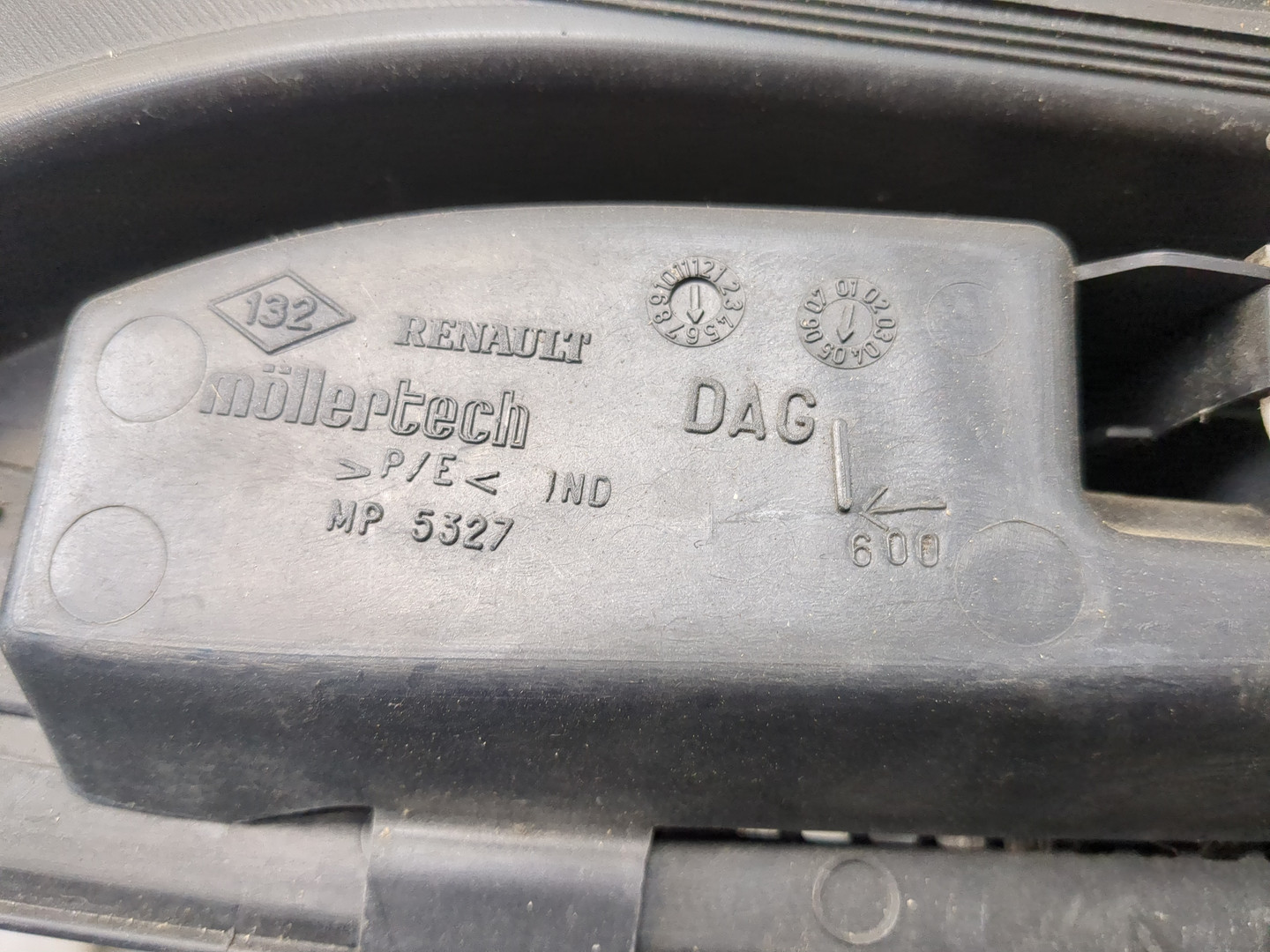 Решетка стеклоочистителей (Жабо)