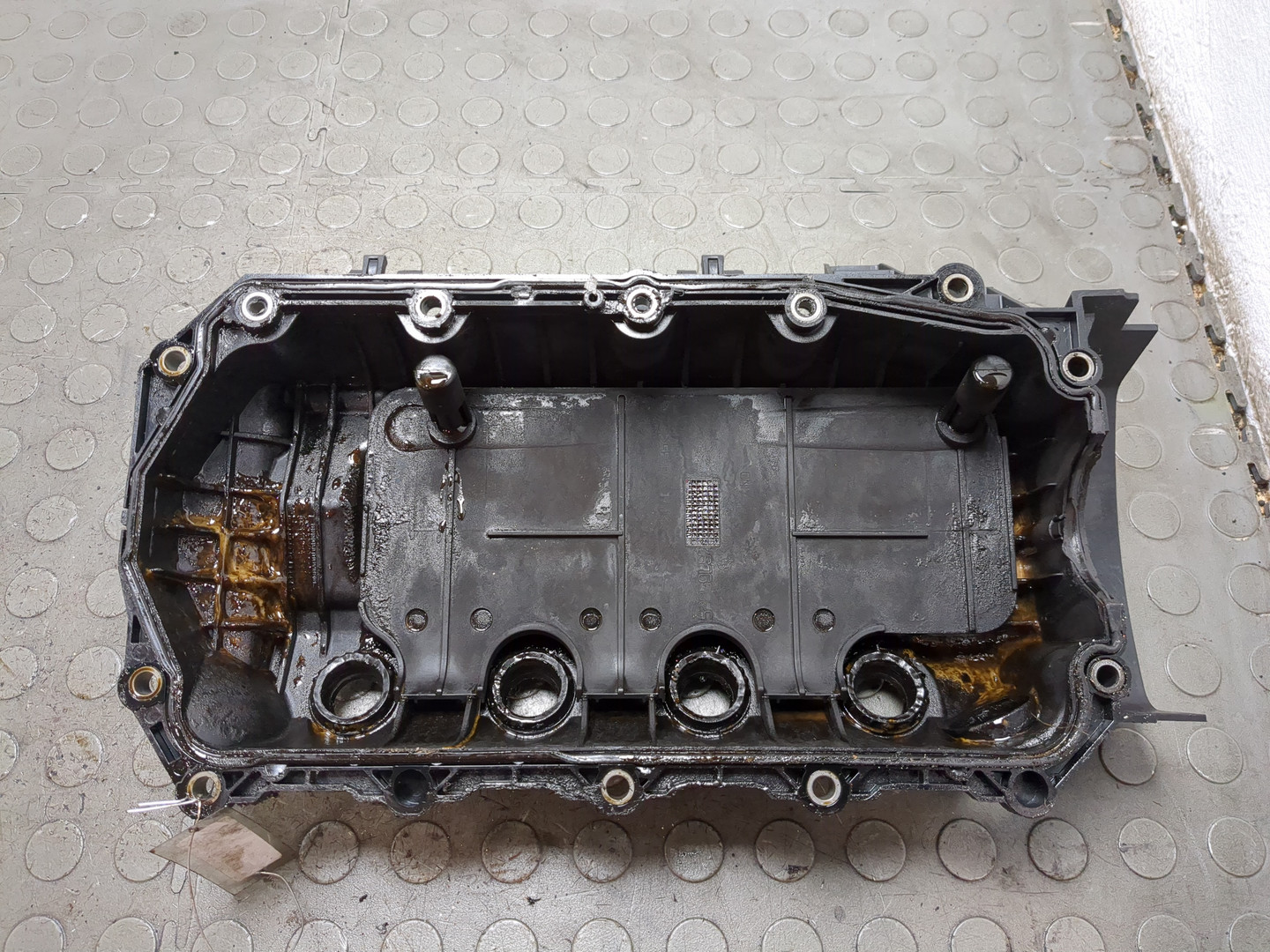 Крышка клапанная ГБЦ