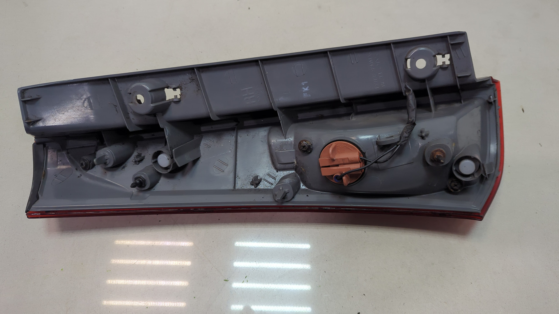 Фонарь задний правый