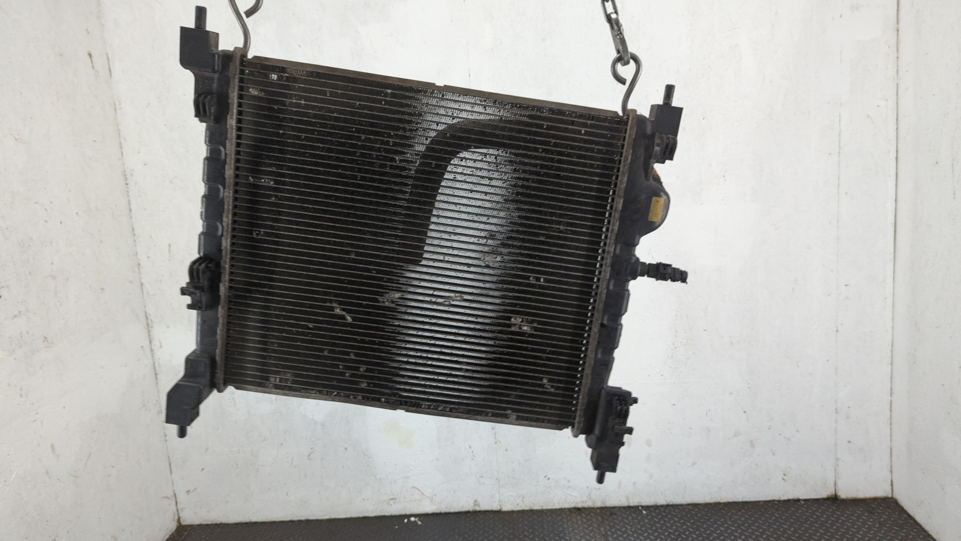 Радиатор охлаждения двигателя основной