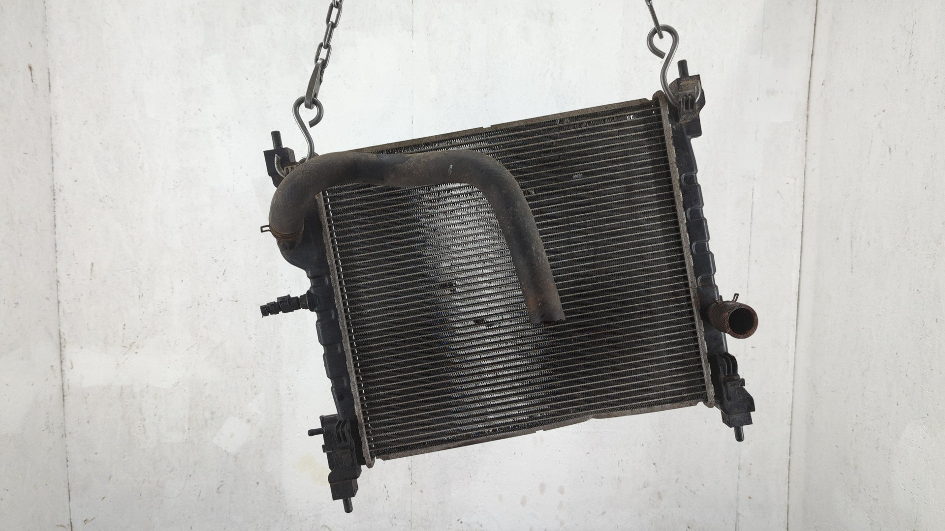 Радиатор охлаждения двигателя основной