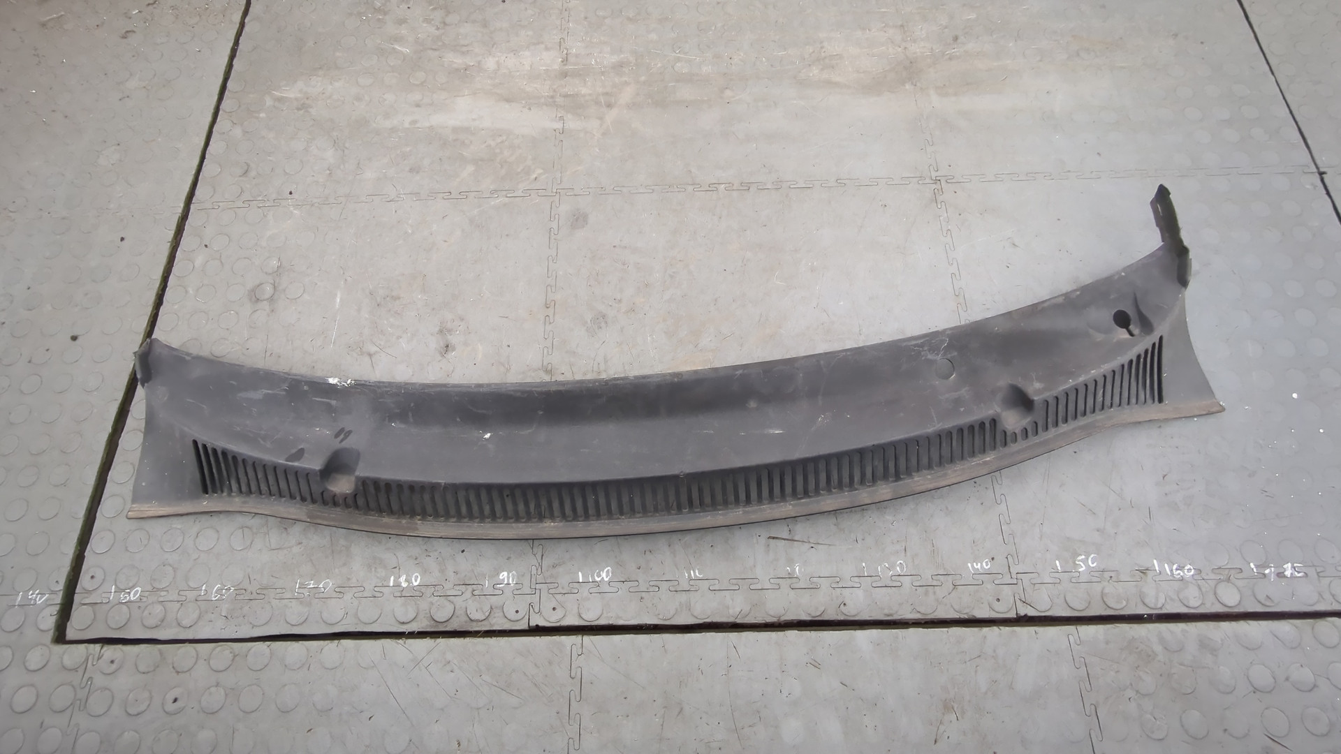 Решетка стеклоочистителей (Жабо)