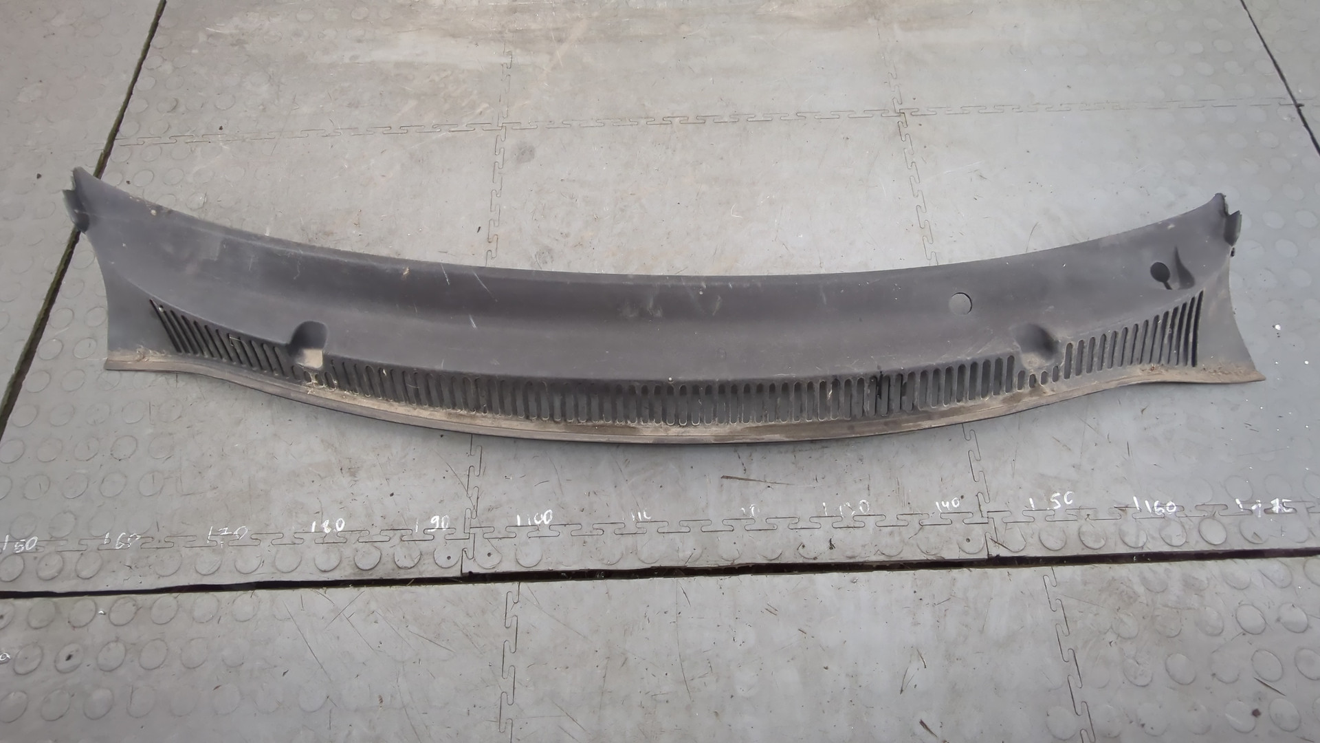 Решетка стеклоочистителей (Жабо)