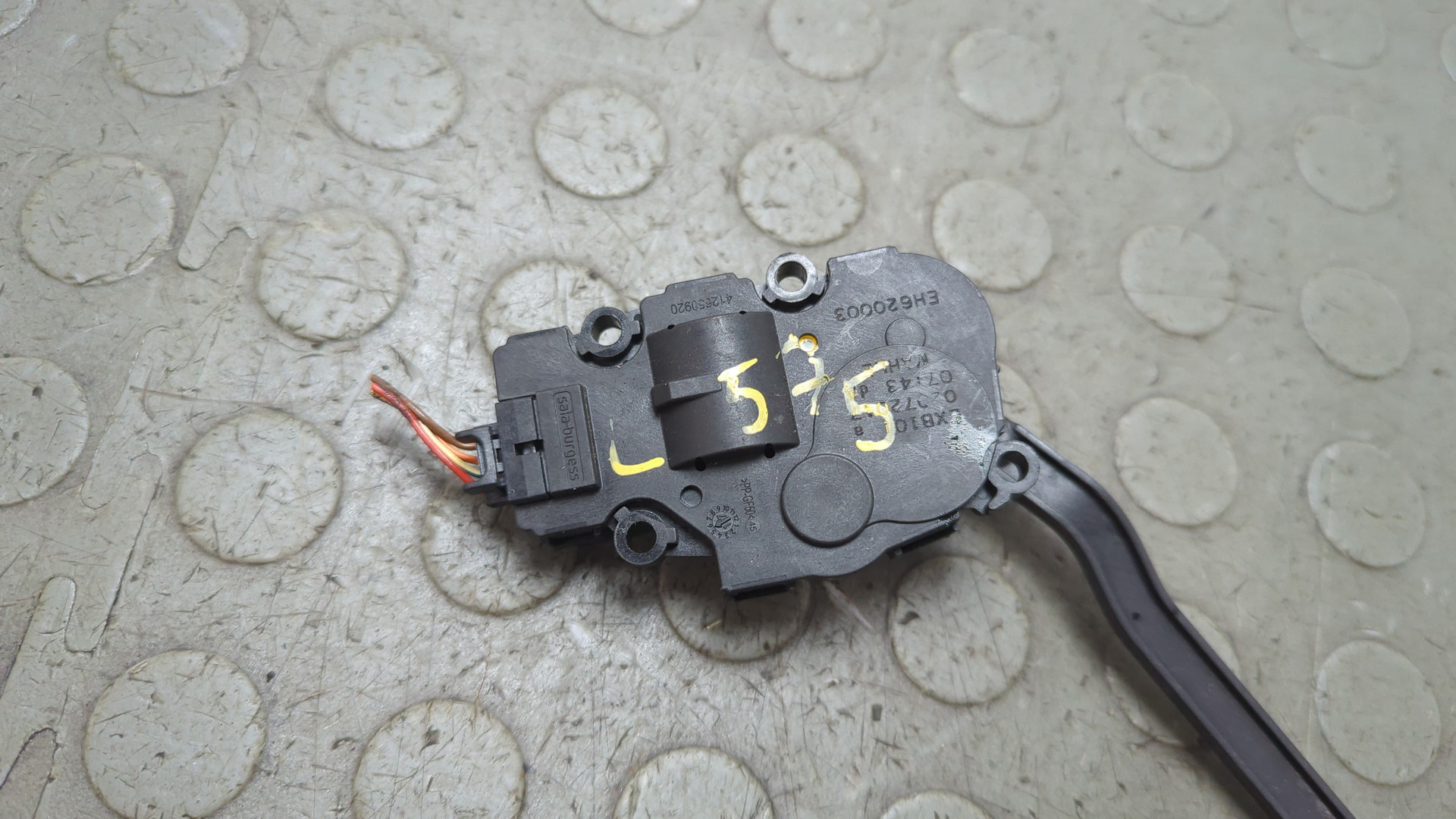 Моторчик заслонки печки