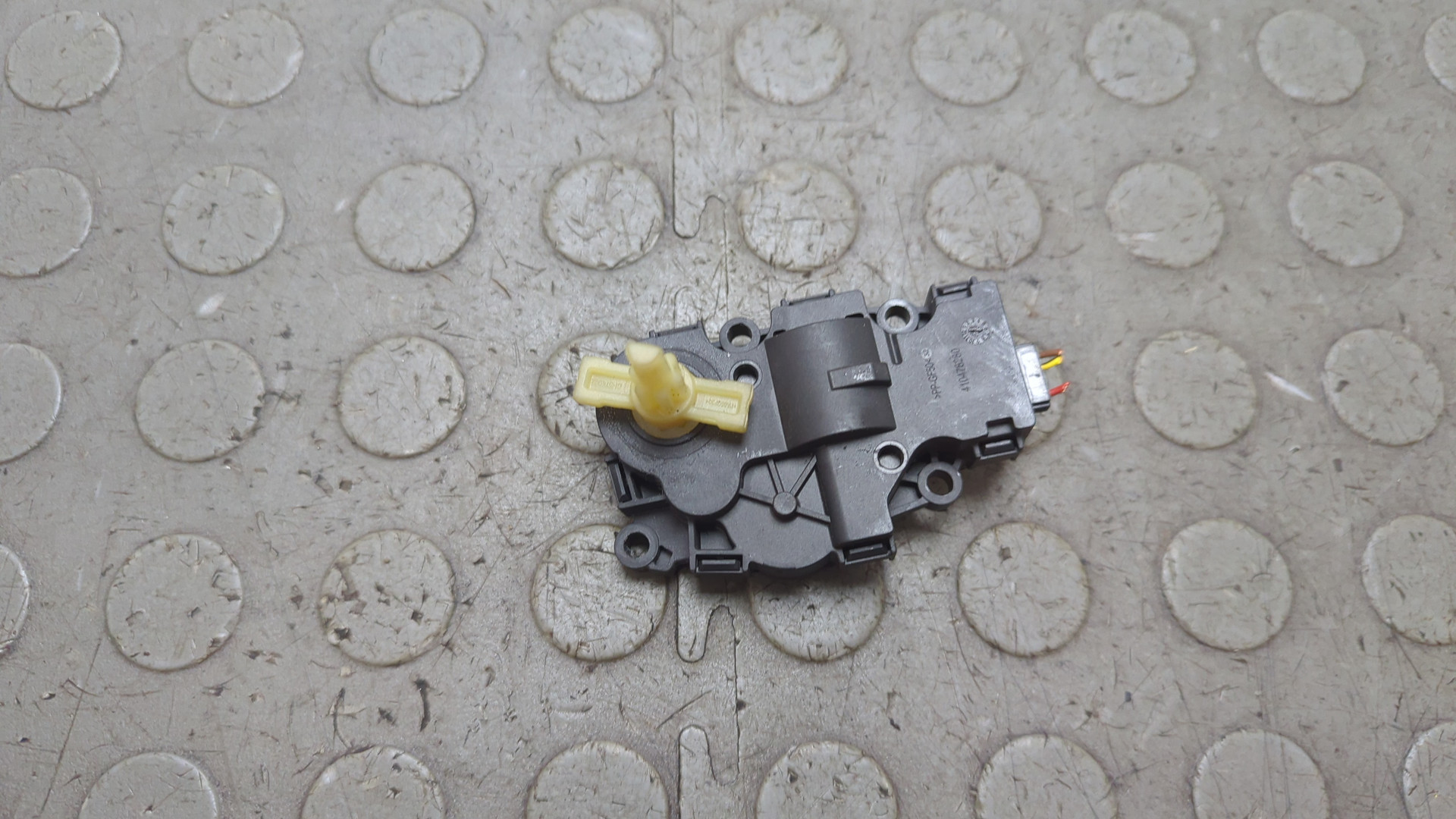 Моторчик заслонки печки