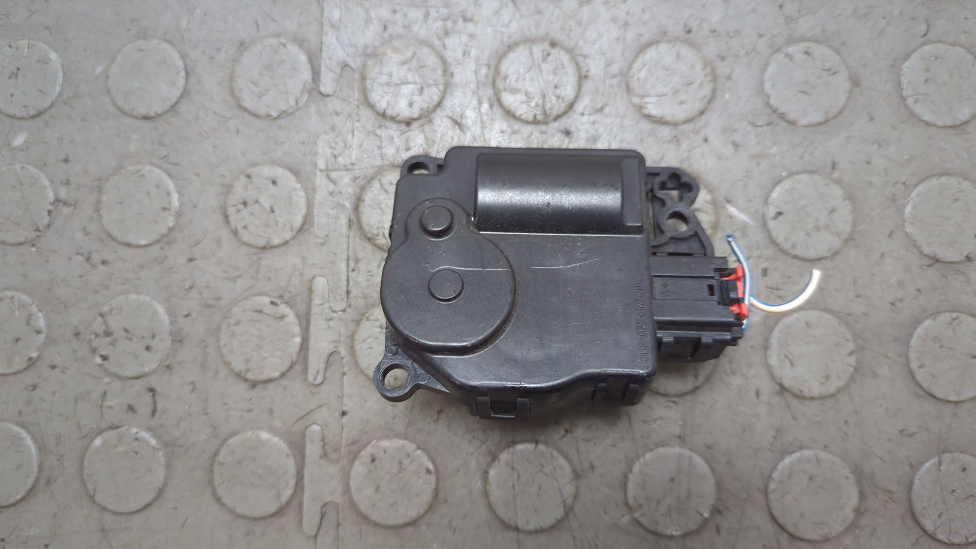 Моторчик заслонки печки