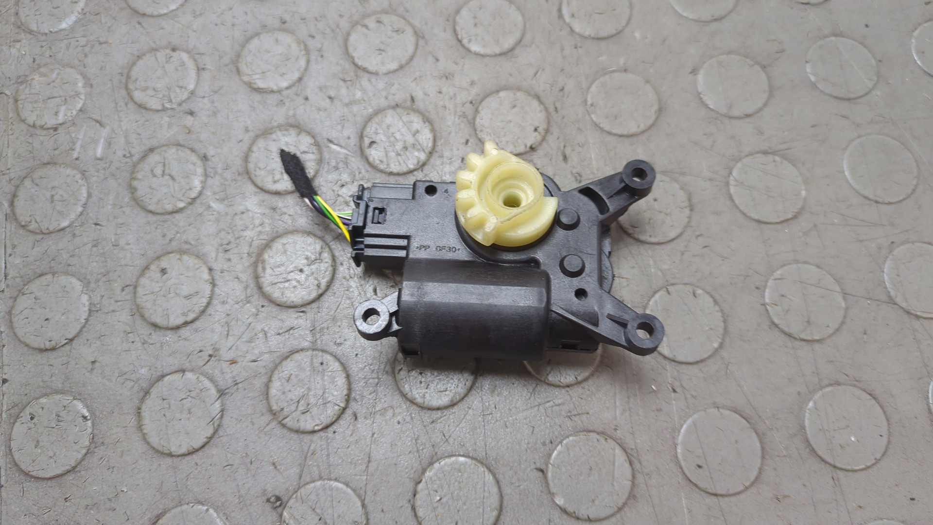 Моторчик заслонки печки