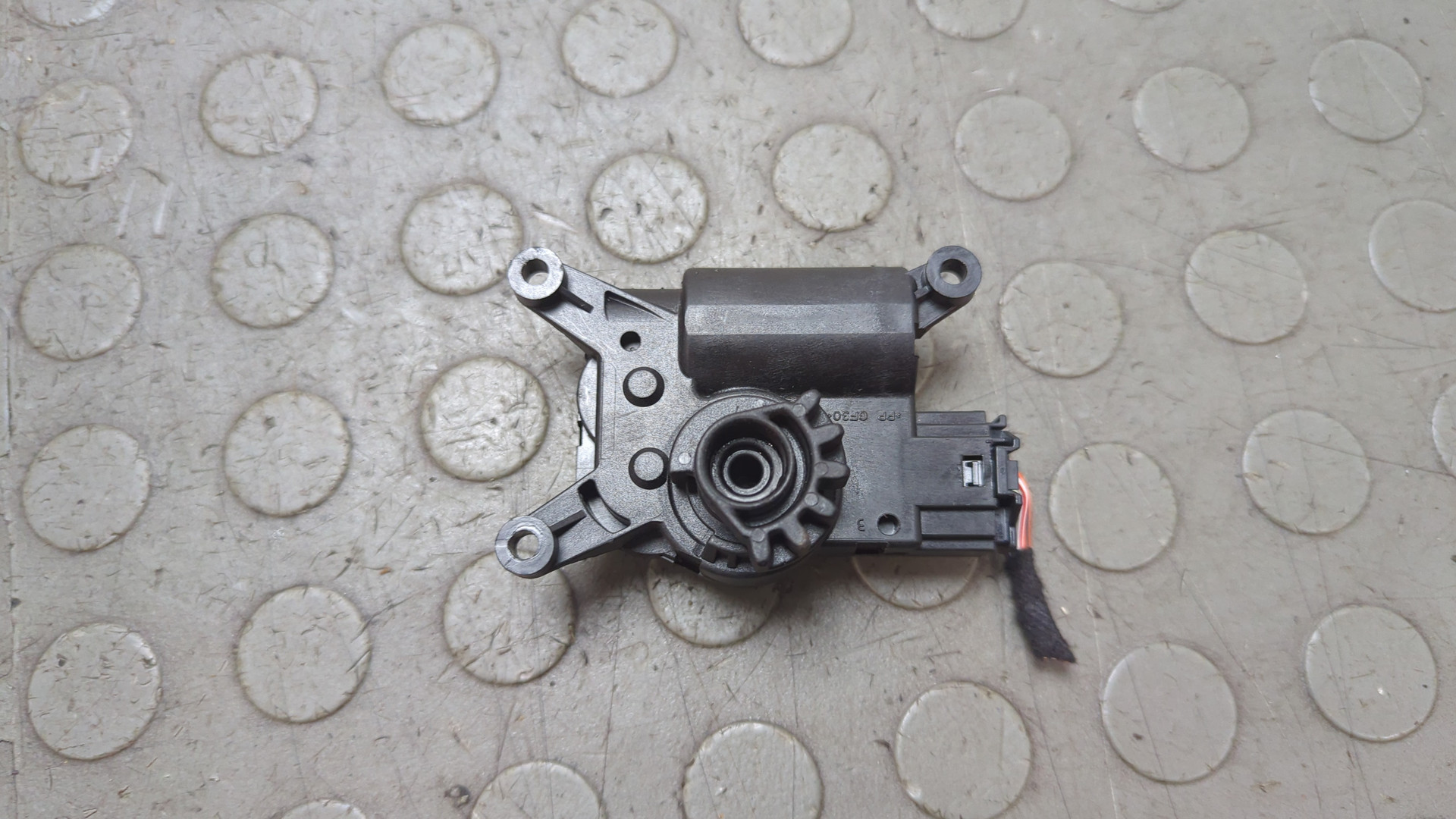 Моторчик заслонки печки