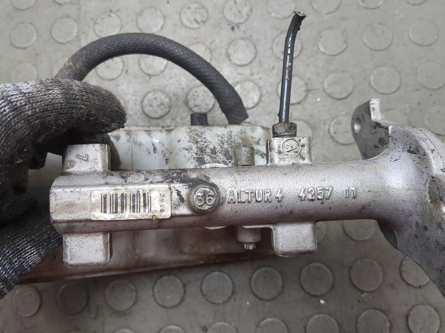 Цилиндр тормозной главный