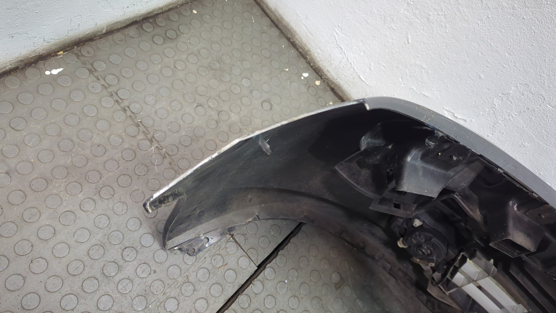 Бампер передний