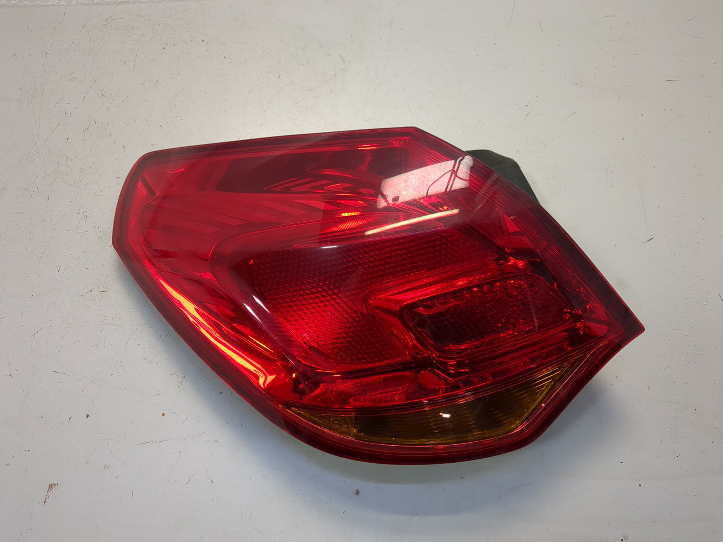 Фонарь задний левый