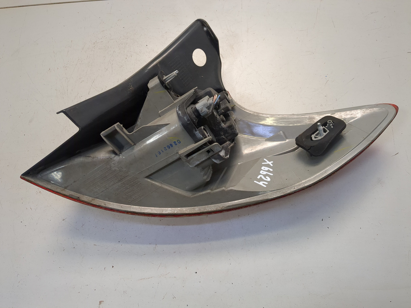 Фонарь задний левый