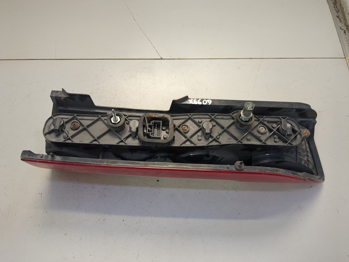 Фонарь задний левый