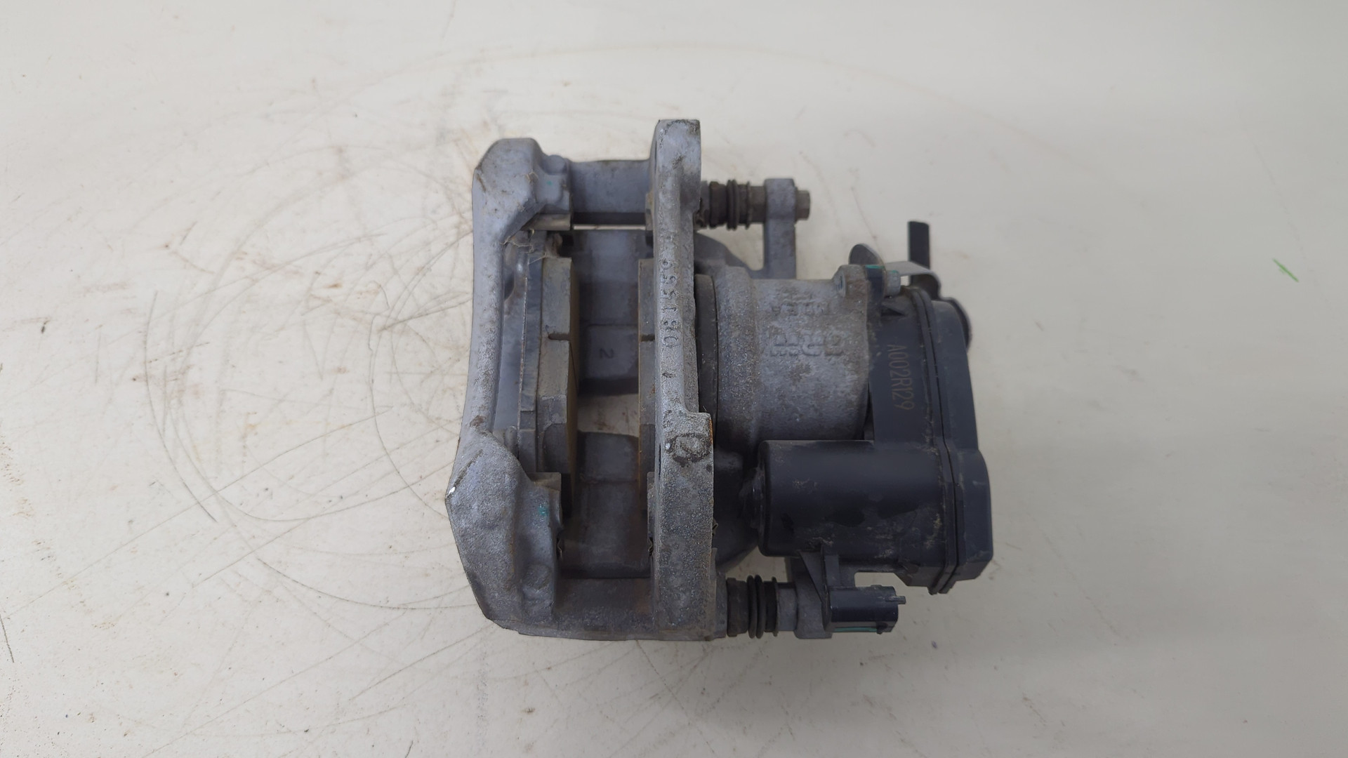 Суппорт передний левый