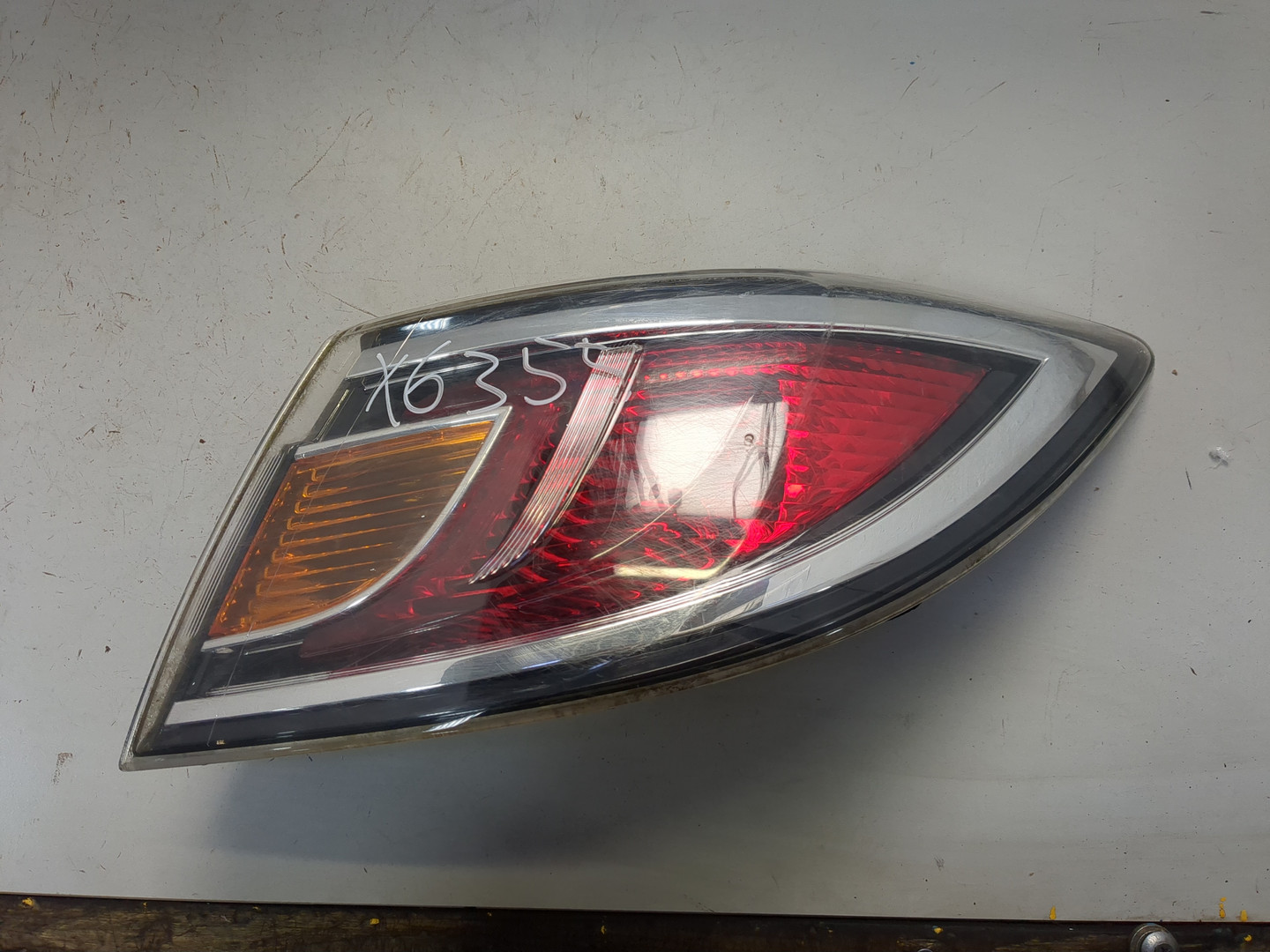 Фонарь задний правый