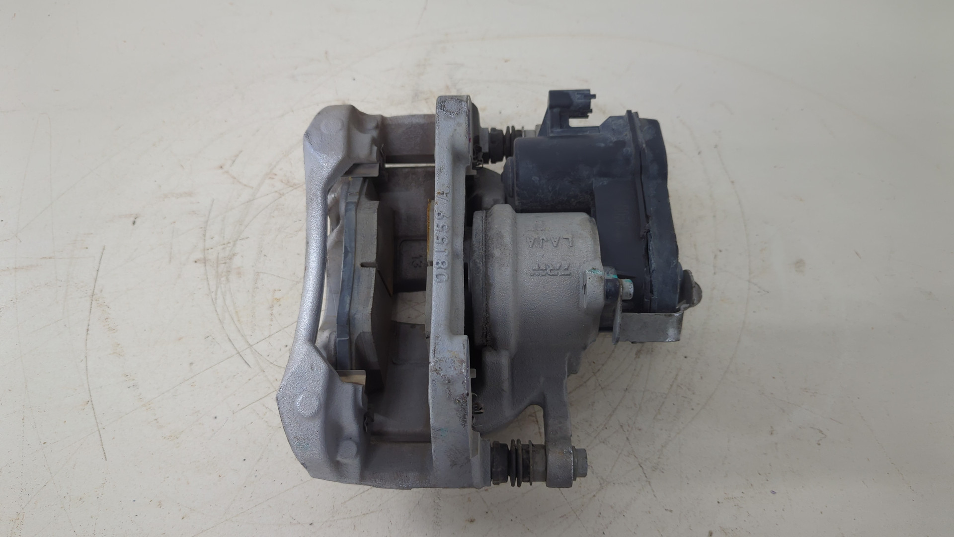 Суппорт передний правый