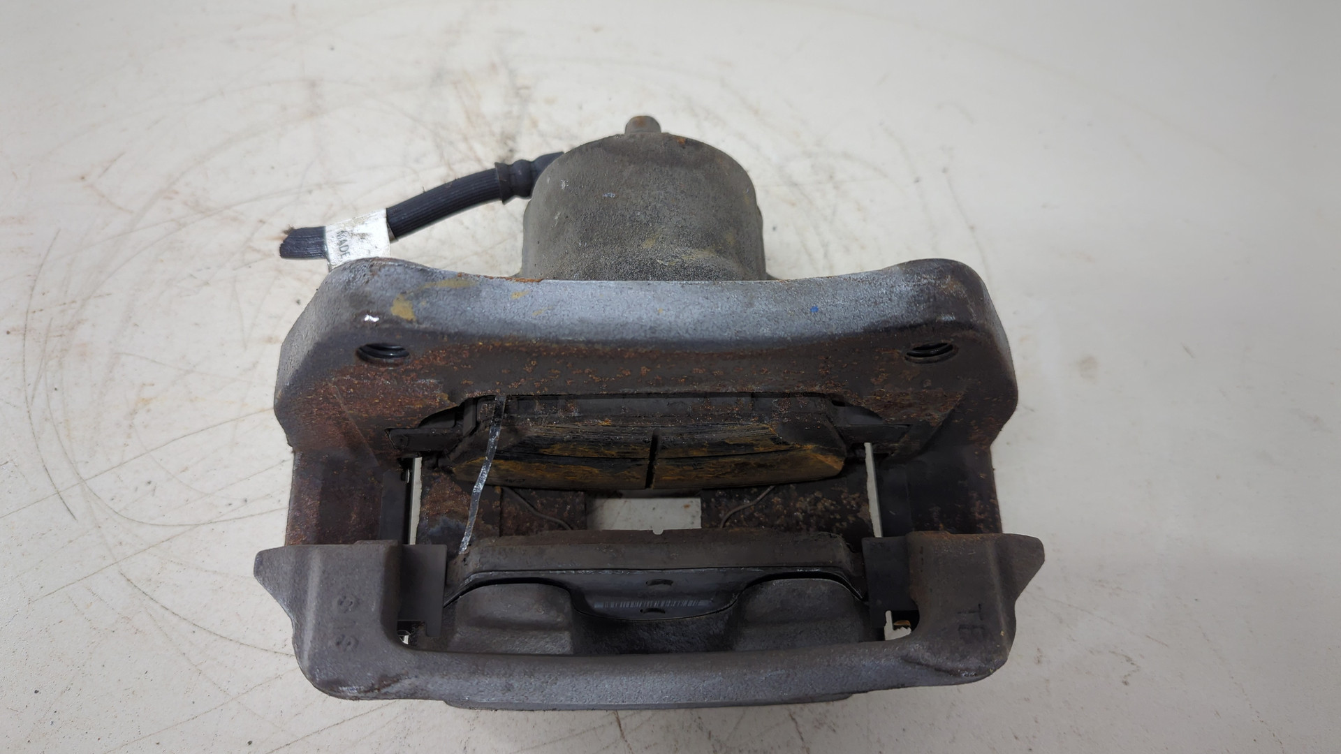 Суппорт передний левый